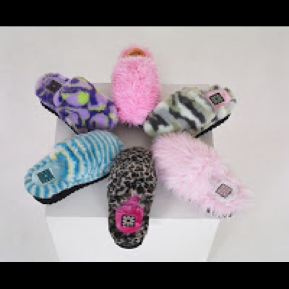 MAJOR ISO!!! Oobees! Platform slippers size 8-9 - Picture 2 of 4